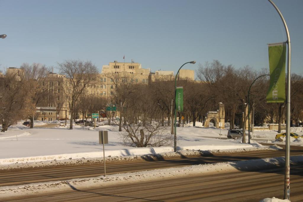 The Inn On College Saskatoon Exterior foto